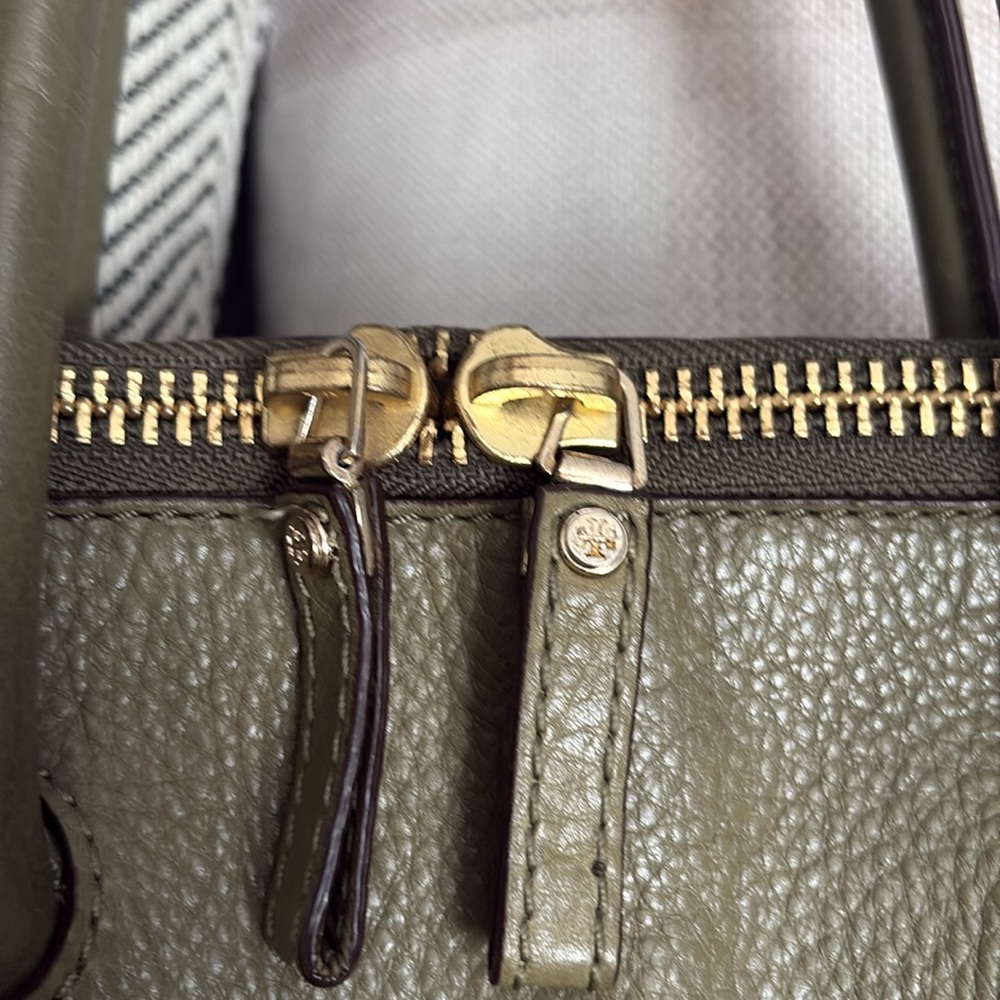 Tory Burch Olive Green Leather Bag - Picture 3 of 10